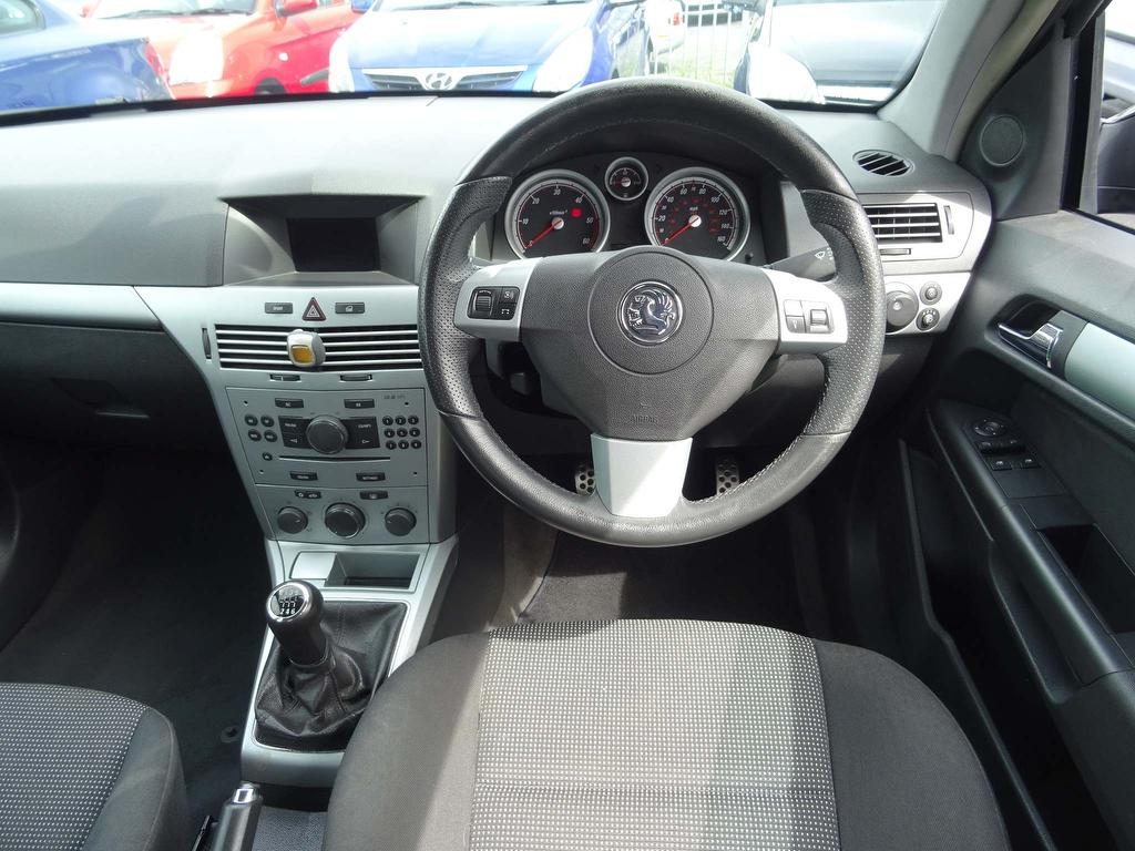 Vauxhall Astra 1.9 CDTi 16v SRi 5dr 