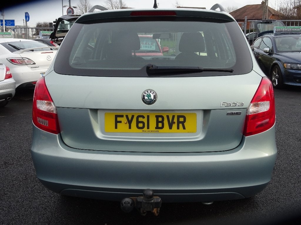 SKODA Fabia 1.6 TDI CR DPF Elegance 5dr 